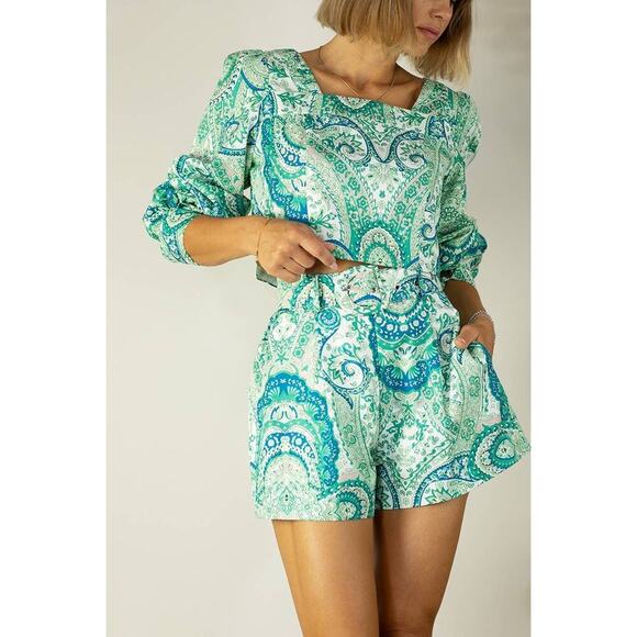 Mulla Paisley Crop Top and Shorts Set - Picture 7 of 12